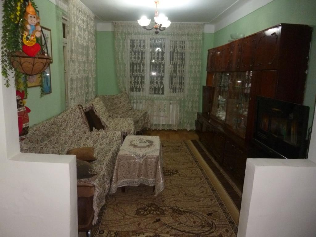 Guest House Elena Makhinjauri Bagian luar foto