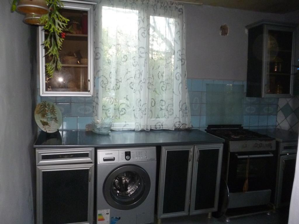 Guest House Elena Makhinjauri Bagian luar foto