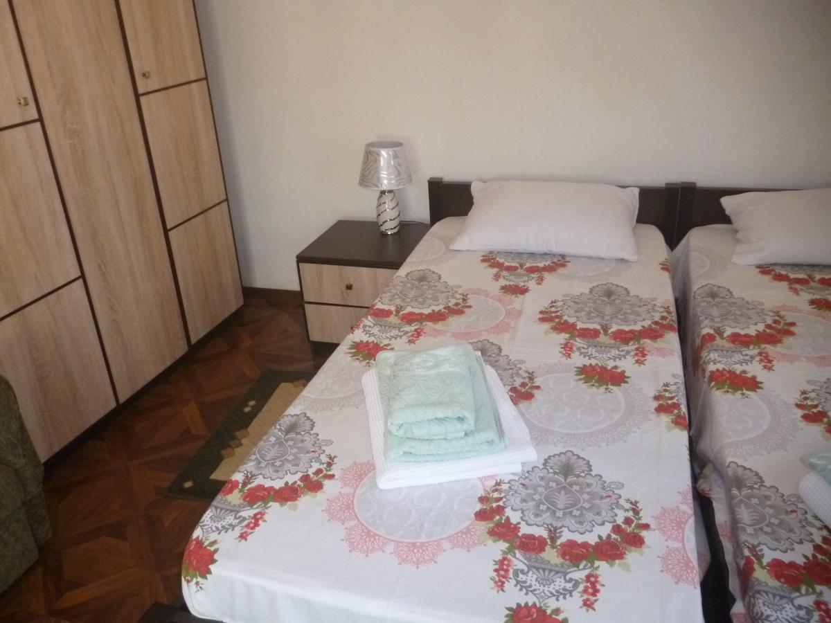 Guest House Elena Makhinjauri Bagian luar foto